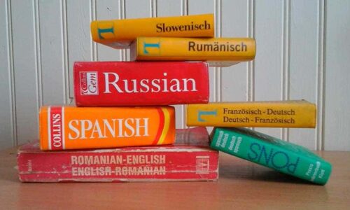 Rusça Hal Çekimli ve Örnekli 350 İsim Sözlüğü